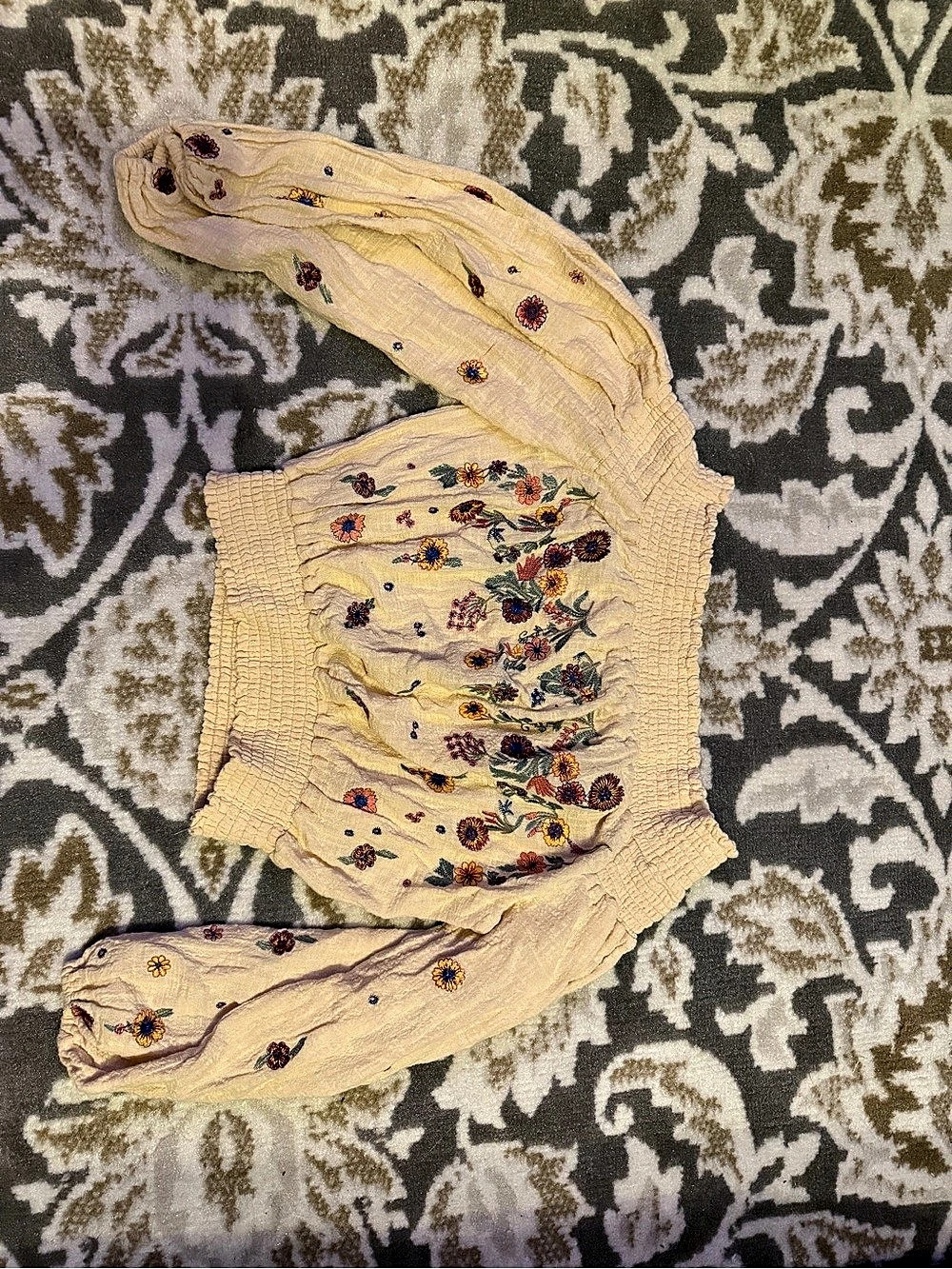 Floral Embroidered crop in Cream Size Small